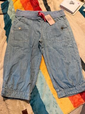 NWT Juicy Couture Girls Jaiden Denim Cropped Pants 14 Light Wash Bow Ankle Capri